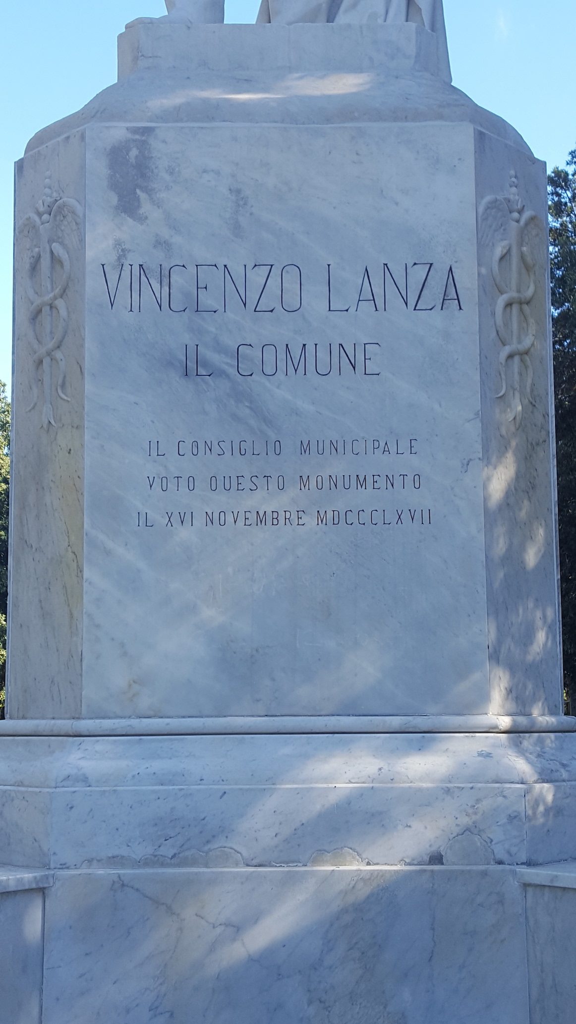 Vincenzo%20Lanza%27s%20statue%2C%20Foggia%20%282%29.jpg